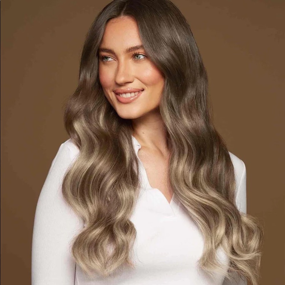 New Luxy 20" Seamless Sandy Brown Balayage Volumizer Weft